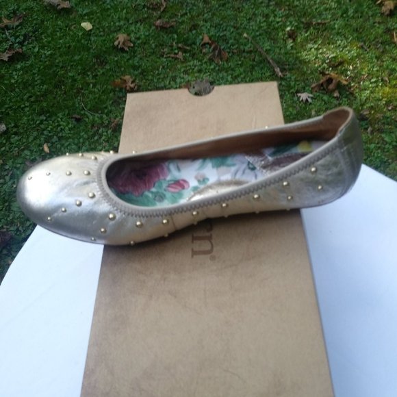 Born Women's Gold Stud Julianne - Picture 6 of 10